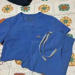 Ceil Blue figs scrub set